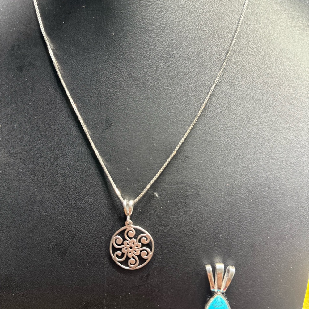 Elegant Silver Pendant Necklace